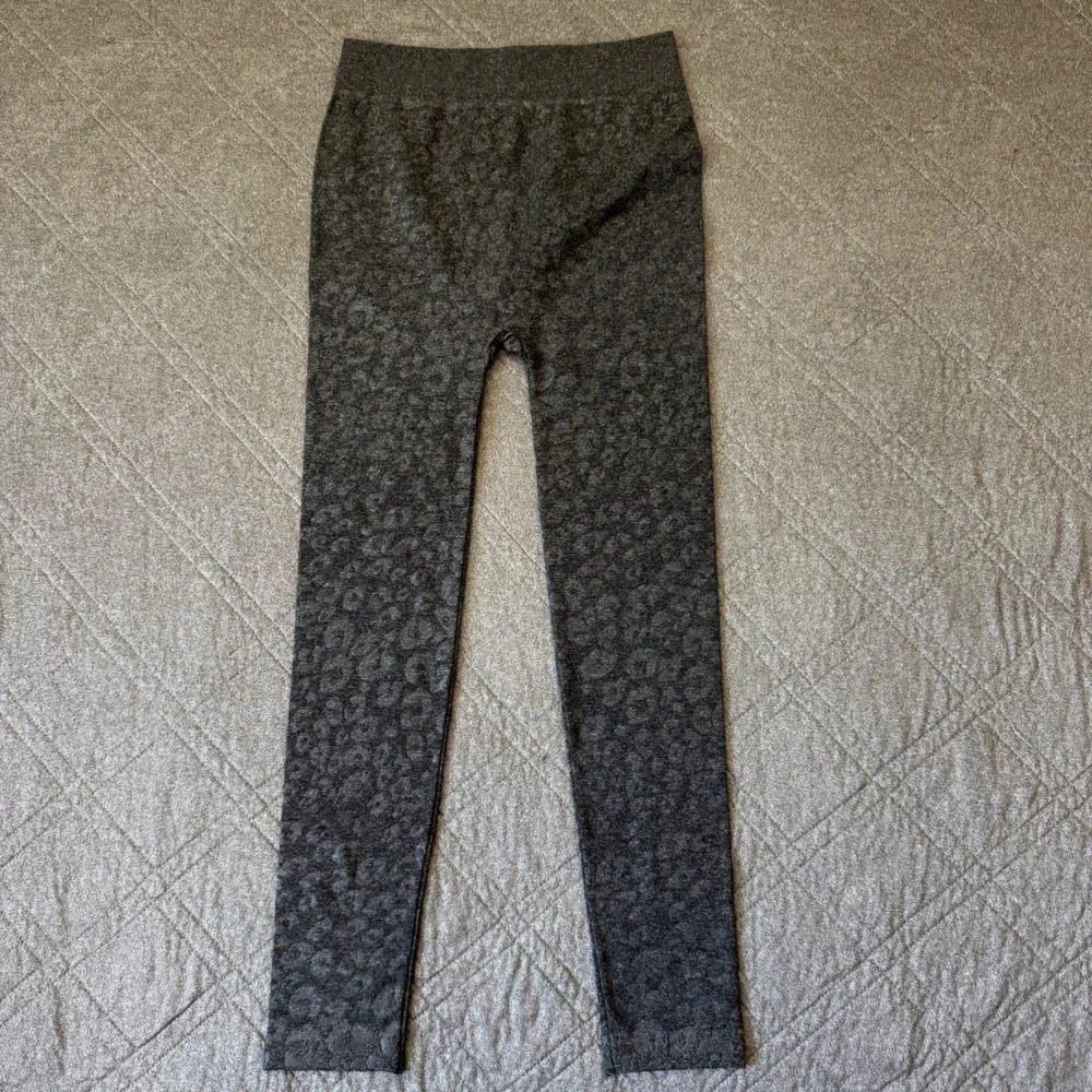 Muk Luks Womens‎ Gray Leopard Print Seamless Leggings Size M/L